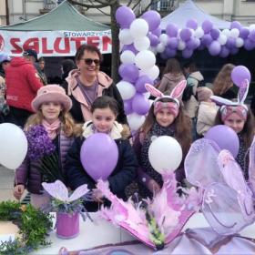 Lawendowe Święto Świadomości Padaczki na kieleckim Rynku.