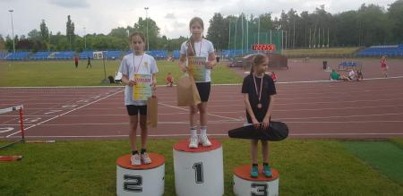 uczennice na podium