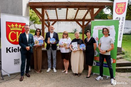 Nagrodzeni przedstawiciele szkół i prezydent miasta Kielce