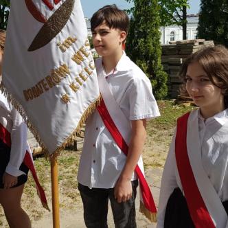 Uczniowie reprezentujący Poczet sztandarowy szkoły