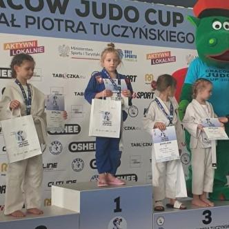 Uczniowie na podium